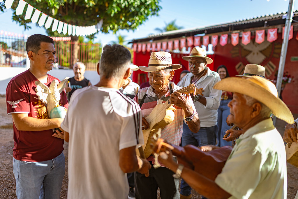 Ritual de descida do mastro nas festas de santo – foto 11