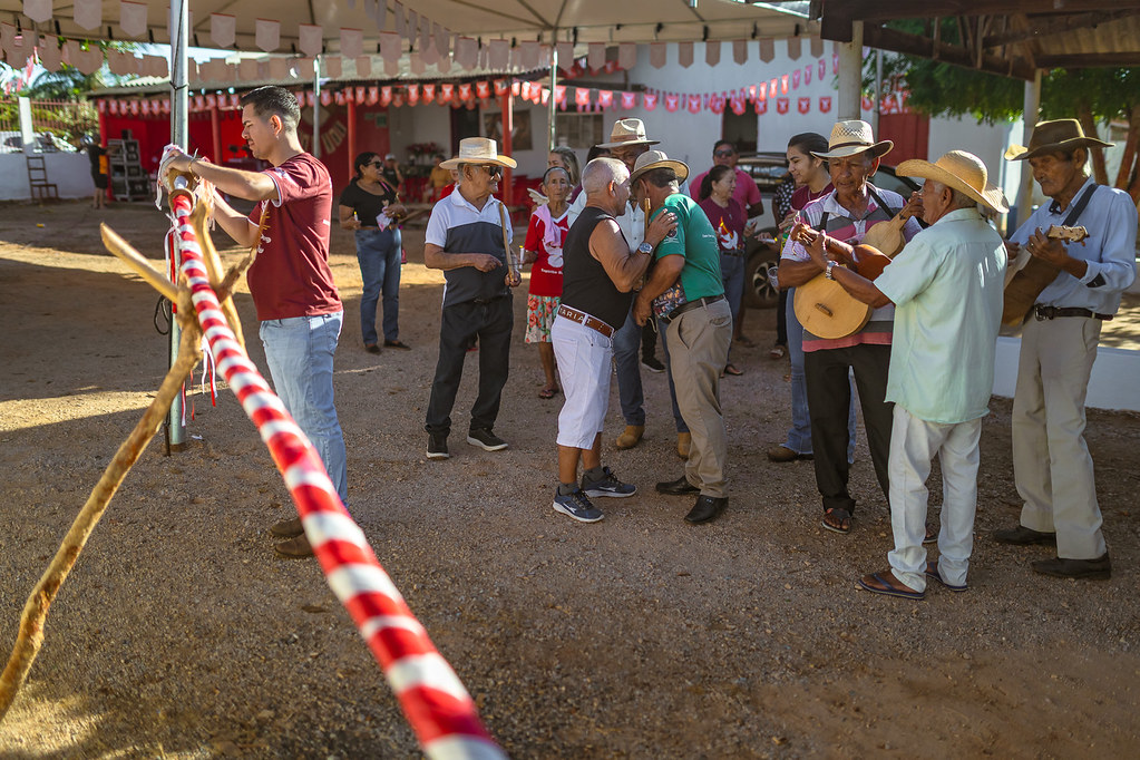 Ritual de descida do mastro nas festas de santo – foto 27